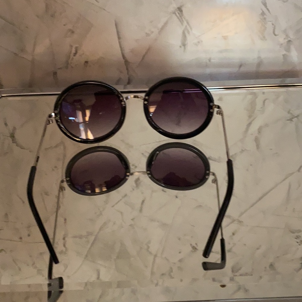 *Sunglass BUNDLE* - Picture 10 of 11